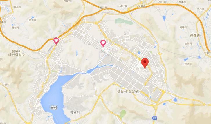 젤 왼쪽이 마산버스터미널, 중간이 창원버스터미널, 오른쪽 근처 버정은 내가 갈수있는곳이야. 학생이라서 멀리는 안되지만ㅜ 그리고 시간이 잘 맞으면