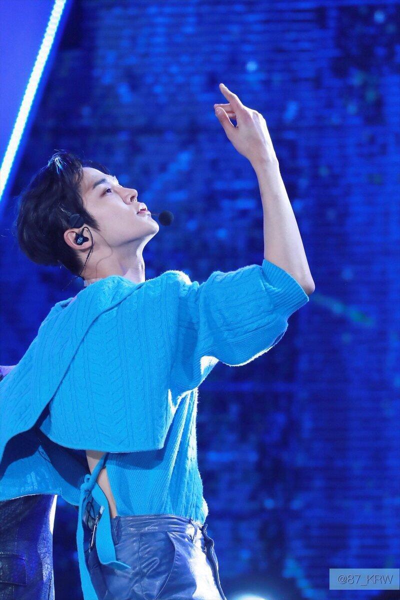 내가 파는 아이돌은 sf9의 로운이야!! 최근에 어쩌다 발견한 하루로 완전 인기떡상했지...키 무려 190(프로필상이구 실제로는 192쯤) 에 