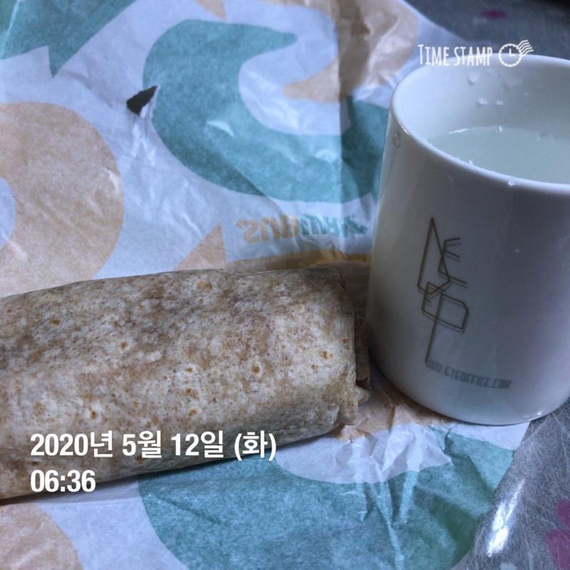 (5월 12일) 식사는 사진 첨부.(아침:서브웨이 미니랩, 생수/점심: 불고기덮밥/저녁:약속 있어서 떡볶이) 약속 때문에 홈트 운동 참여는 못하
