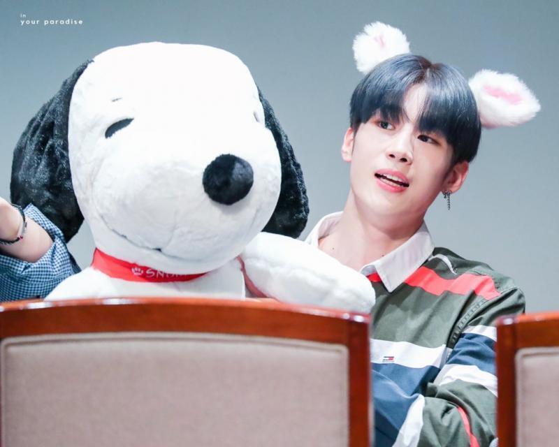 이름 : 한승우 나이 : 27!♡ 941224 소속 : 플레이엠 엔터, 그룹 빅톤, (프듀데뷔그룹 엑스원) 활동 : 161109 아무렇지 않은