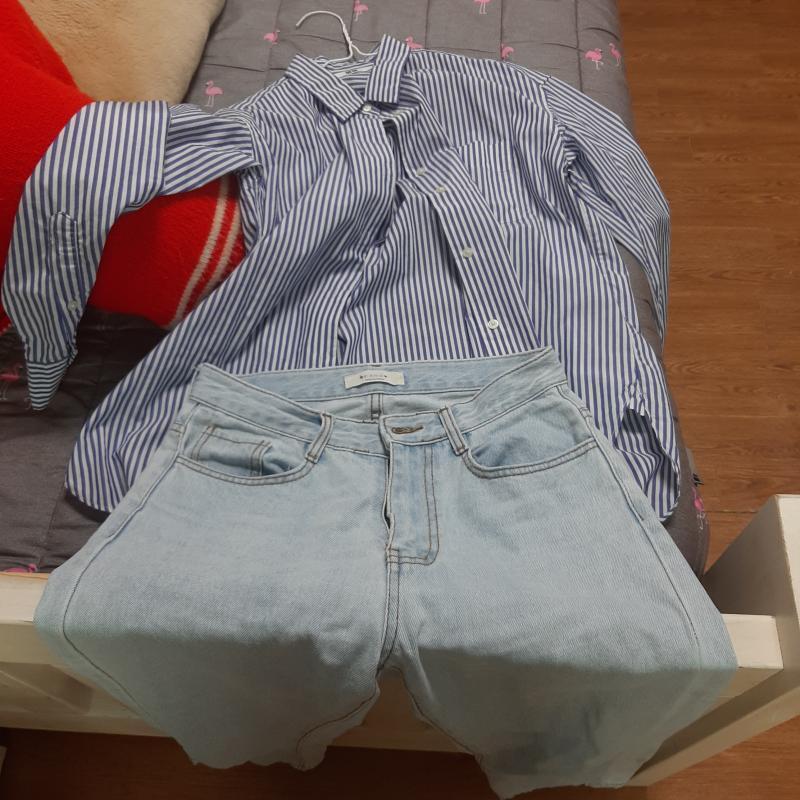 셔츠는 흰티 위에 걸칠거야 검은티는 별로려나