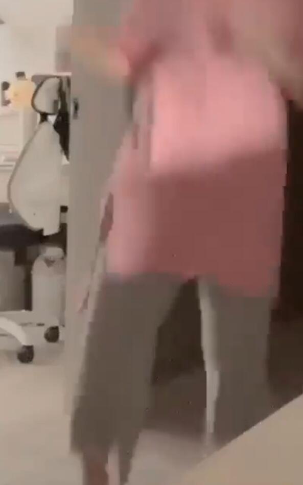스토리에 지나가다 봤는데 미안 흐릿하제