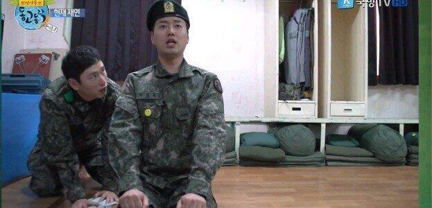 야 짬찌, 여친있다면서. 몇살이냐? 이병 ㅇㅇㅇ, 여자친구 고등학생입니다! 뭐? 이 씨발롬이 고딩이랑 사귄다고? ㅈㄴ 이런 레파토리밖에 생각안나