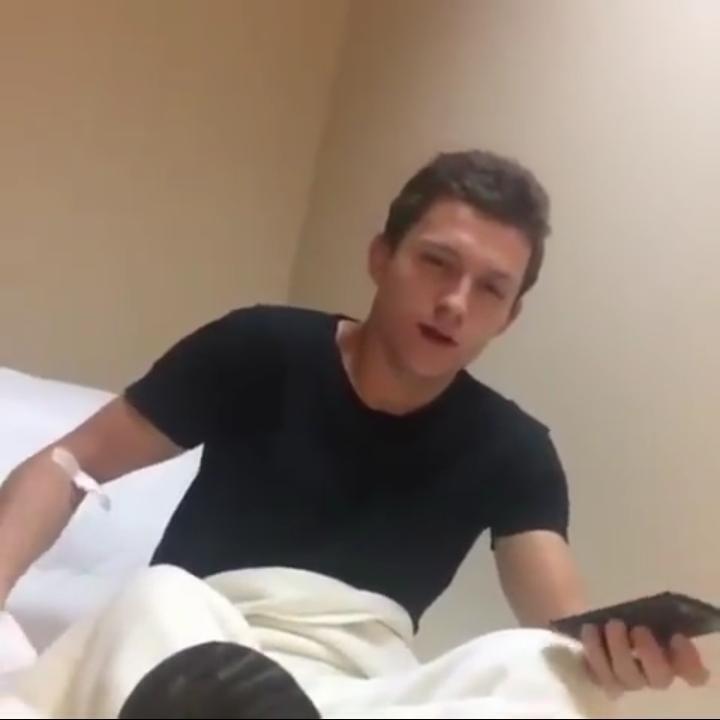 치과에서 마취 깨는 톰 아직 안 봤으면 봐줘 얘들아 ㅋㅋㅋㅋㅋ 너무 웃긴데... 짠하고... 불쌍한데... 웃기고... 귀엽고... https: