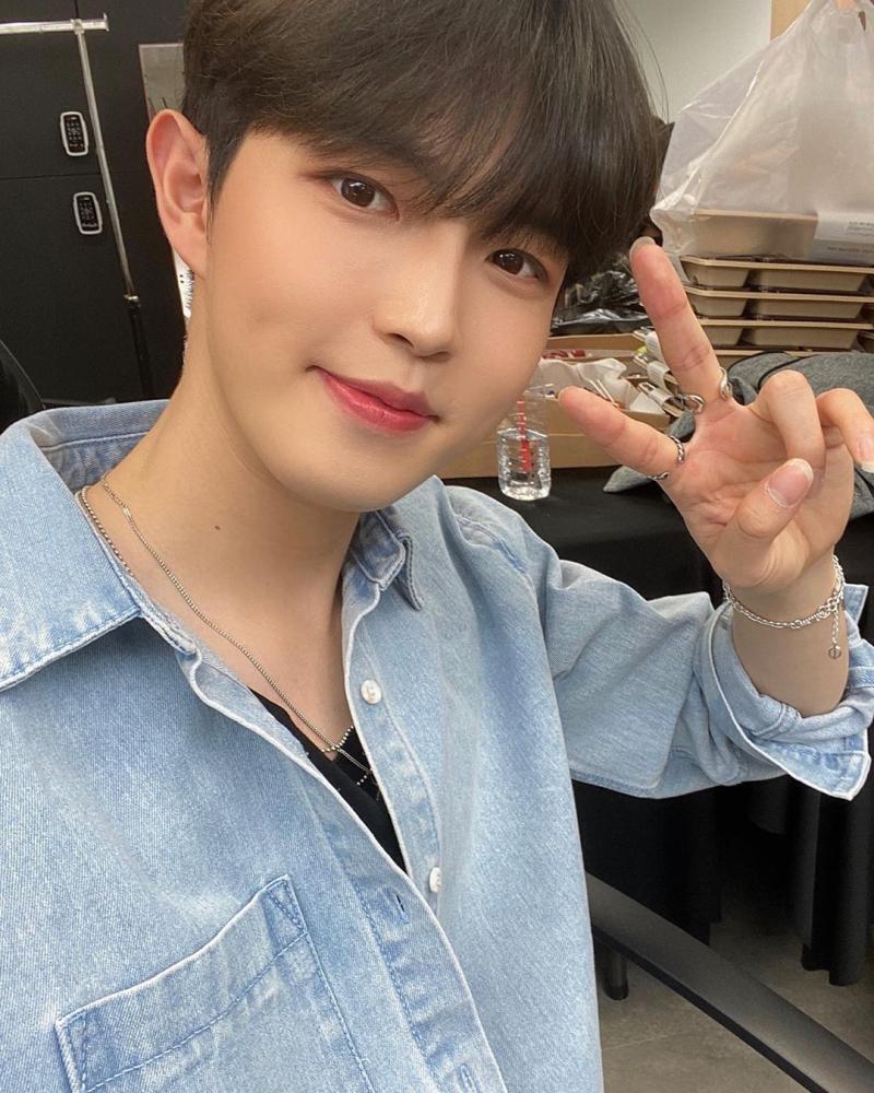 >>6 이거부른사람 사진추가.. 하.. 한장 더 있는데 용량커서 안올라가네ㅠ
