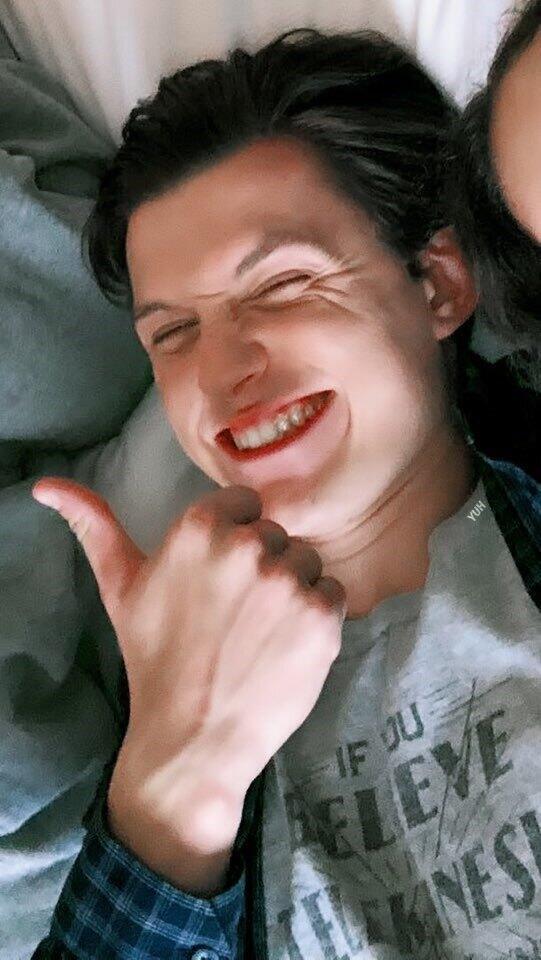 귀여워 잘생겼어 사랑해 톰홀