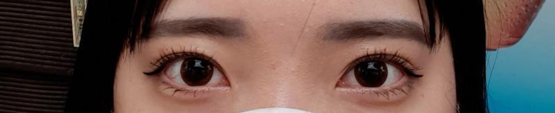 마스카라 한눈이고 처음 화장할땨 한번만찝고 그뒤로 안건드림 학교마치고 찍은거야 이정도면 잘된거아니냐