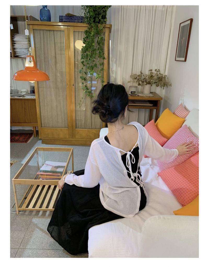 옷이 둘 다 분위기가 다른데 그냥 간단하게 걸쳐도 싼 티 안 나는 스타일을 좋아한다는 소리야 빈티지도 좋은데 너무 치렁치렁한 빈티지는 싫어