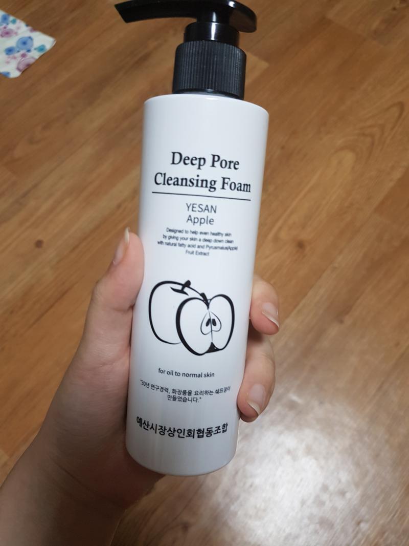 요건데 단점이 예산에서만 구매가능하단거야ㅜ 그래서 1통사고 좋아서 4통사옴ㅜㅜ그대신 건성한테는 비추!피부당길수도 있어서 근데 지성피부나 복합성등