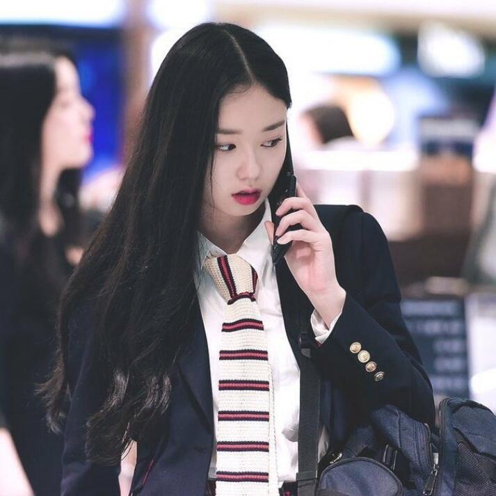 진짜 너무 내 취향 언니인데 누군지 모르겠어....ㅠㅠㅠ 제발 알려줘 ㅠㅠ