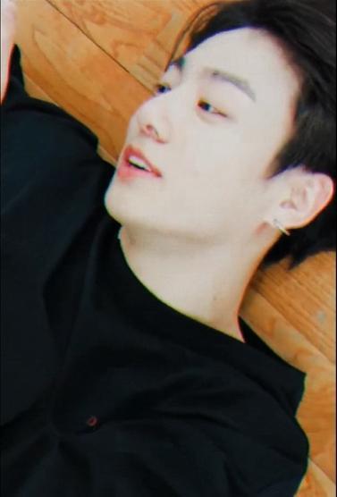 ์๊ธฐ์ผ ๊ฑฐ๊ธฐ ๋ฐ๋ฅ์์ ๋ญํด ์์ด์ปจ ํ์ด์ค๊ฒ ์นจ๋๋ก ์ฌ๋ผ์