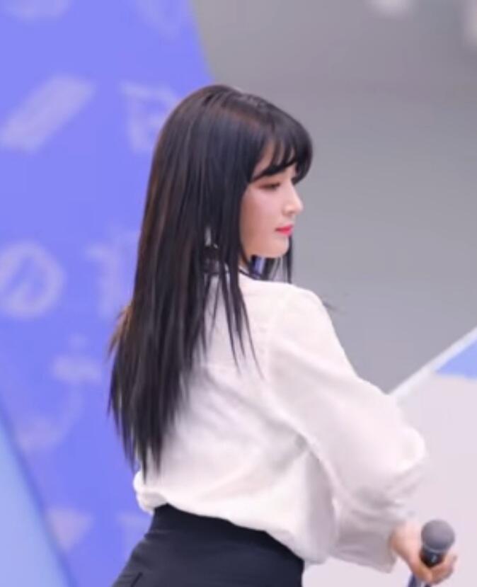 아 율희님 너무 예쁘다