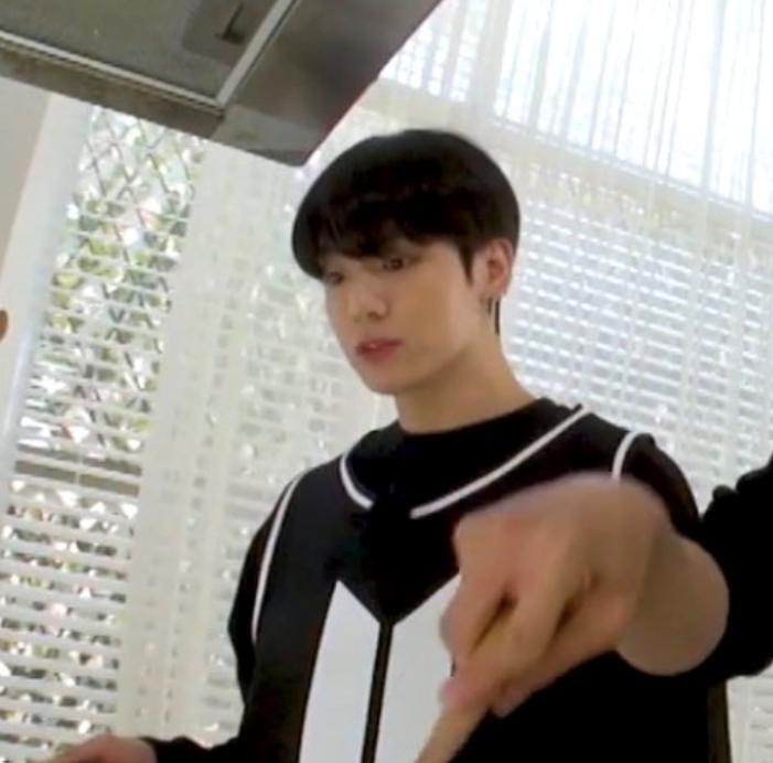 ๋: ์ผ ์ ์ ๊ตญ ์ ๊ต๋ถ๋ฆฌ์ง๋ง ์ ๊ตฌ๊ธฐ: ...? ๋ ๊ฐ๋งํ ์์๋๋ฐ.? ๋: ๊ทธ๋๊น ใ
ใ
๋ ์๊ฒ๋ ์ํด๋ ๊ท์ฝ๋ค๊ณ #๋ํ์ค
