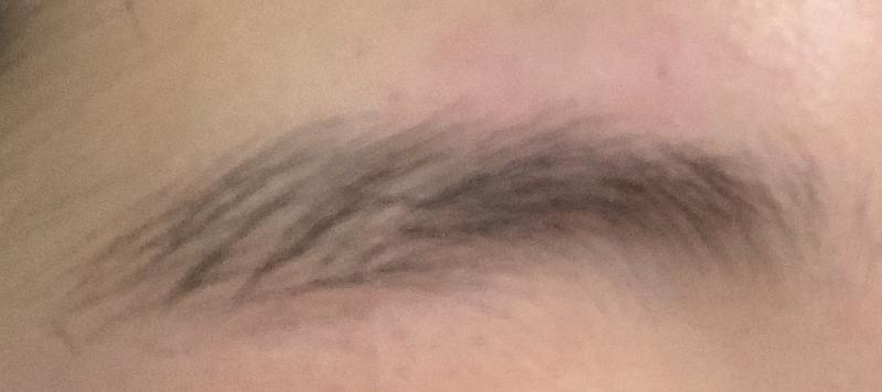 너무 지저분한 거 같아서 길이만 좀 다듬고 왓어... ㅜ 보다싶이 앞 쪽에 숱이 몰려잇는데 엄청 진하고 뒷쪽은 그냥 그래... 그래서 뒤에는 길