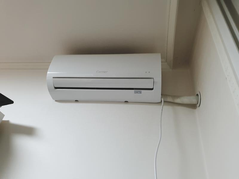 하 우리집 에어컨이 안 자라... 저번달부터 호스도 연결해서 영양공급 하고 있거든...? 언제쯤 두번째 사진같이 될까...ㅠㅠㅠㅠ