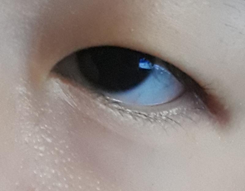 내가 눈이 작아서? 아니면 걍 생긴게 그런지 모르겠는데 싸가지없게 생겼데 잠오면 더싸가지없게 생겼고 그냥 쳐다만 봐도 선배들한테 왜 야리냐고(쳐
