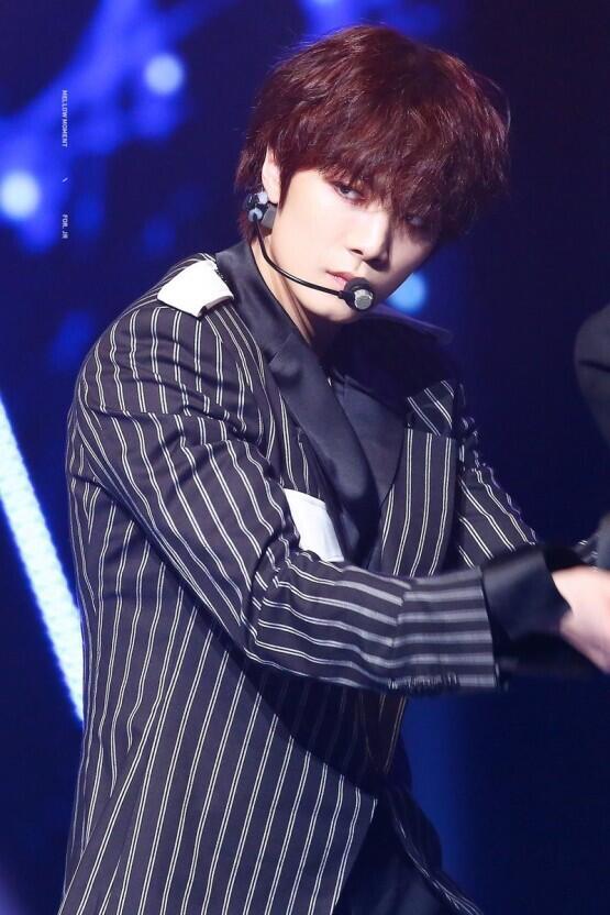 또 있엉! 아 움짤 올려주고 싶은데ㅠㅠㅠ 뉴이스트 W 노래 중 Dejavu 한번 봐줘ㅠㅠㅠ 진짜 다른 것도 웅.. 봐주면 좋구..