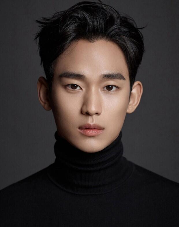 사진은 썸남이랑 비슷하게 생긴 연예인 사진이예요... 장난 아니고 진짜예요 네이버에서 급하게 찾아왔어요