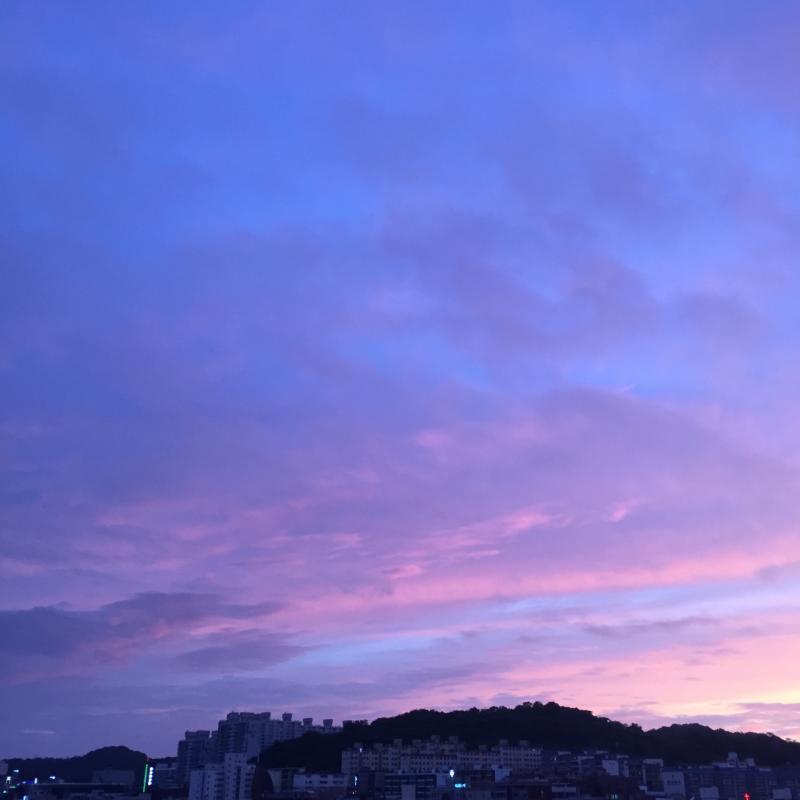 폰이 좀 꾸져서 느낌이 안담기네 ... 여튼 너무 이뻤음 노을 ...