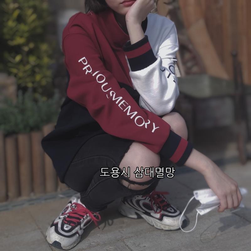 >>8 칭찬고마워! 평소엔 이렇게 입고 다니는데 8월 초엔 무리겠지? 청남방에 청반바지에 검스신을까?