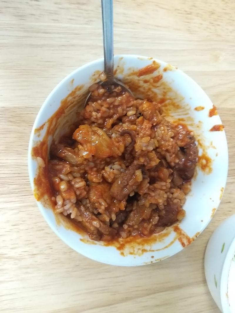 >>15 ㅈ.. 죄송합니다..! 사실 저거먹고 배가 안차는 느낌이라 또먹고 있었어..