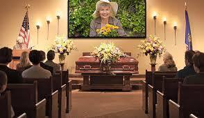 어느날 아프시던 친할아버지가 돌아가셨다는걸 전화로 받게 되었어. 다들 울줄 알았는데, 아버지는 ( 미국에서 살으셨어, ) 웃으면서, 미국 갈려고
