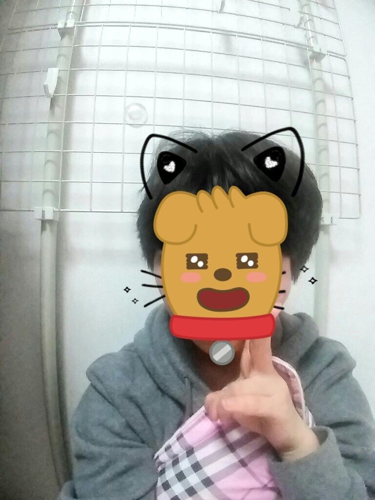 >>2 어항이 문제가되는건 전면렌즈라서... 바깥렌즈 3개인건 이뿐거 찍을땐 좋겠지만 셀카 찍을땐 소용이 없을거같아 ㅠㅠ. 어항 ㅋㅋ ㅠㅠ 내