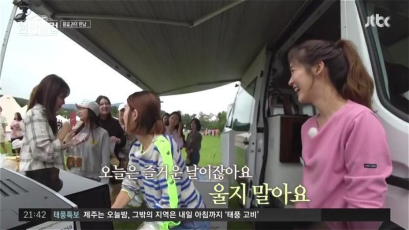 >>34 ㅋㅋㅋㅋ 귀신들끼리 단체로 쭈그리고 앉아서(???) 마음 여린 귀신들은 어차피 우는 당사자는 인식도 못 할 텐데 왜 울어ㅠㅠ울지 마ㅠㅠ