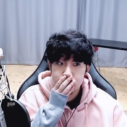 >>27 사진은 원하는거골라써줘!