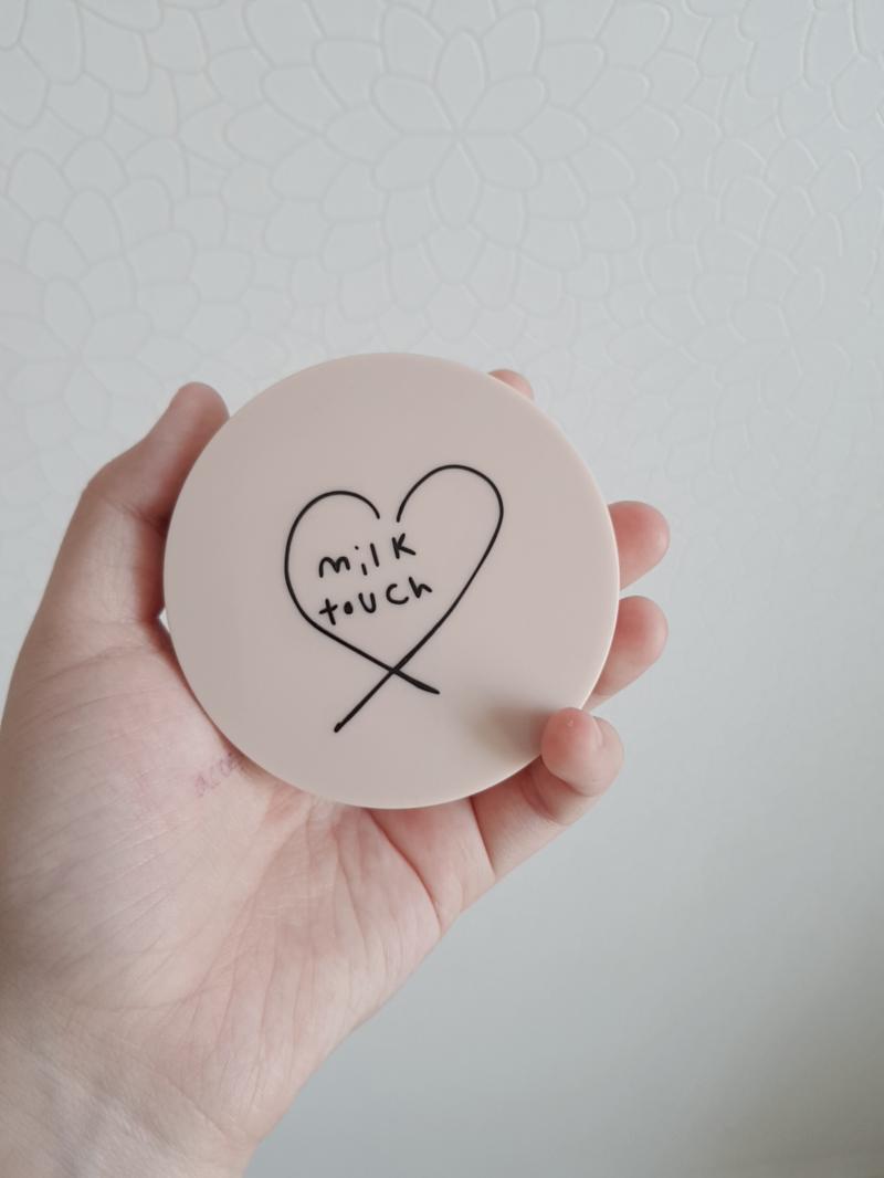 김에 하나 더 올리자면 밀크터치 팩트(21호) 이거 ㅎㅇㄱ 생일 100원 이벤트 할때 광클로 구입했다. 나는 원래 클리오 쓰던 사람임. 일단 말