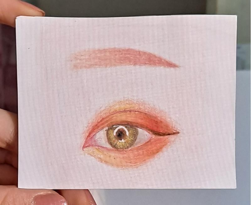 [12] 한쿡사람눈 지금 그리고 있는 거야 +두번째사진은 금방한거 이뿌당 참고로 사진 색감이 다른이유는 자연광이냐 조명이냐 이 차이임