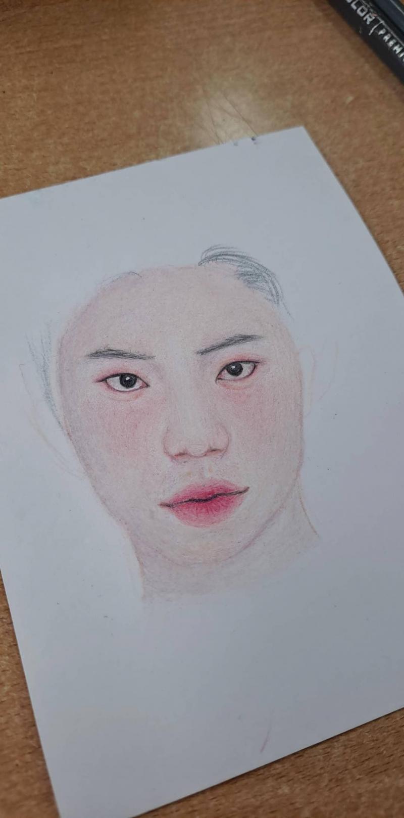 [14] 사람1 중간점검 아직 얼굴이 너무 어렵다 완성 음 아직 많이 부족해 너무 못그린다ㅠ 난 소묘해야되나봐 노보정인데 학교에서 찍은게 더 이
