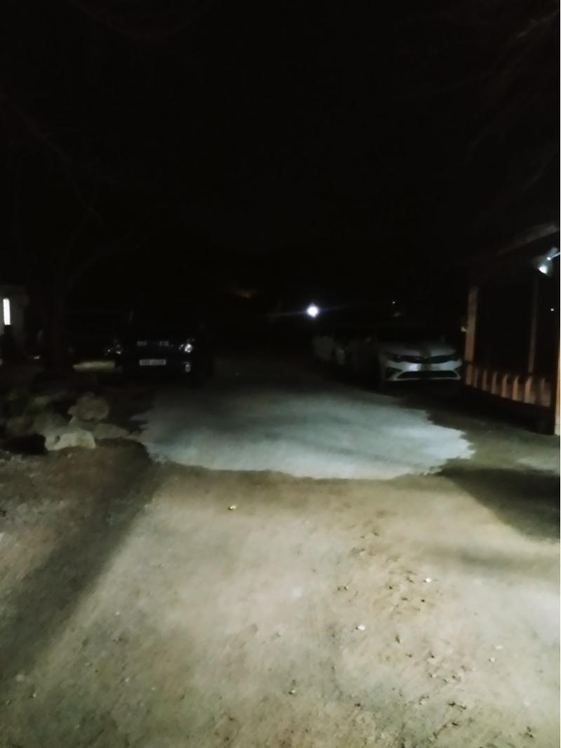 얘드랑 나 지난번에 잠시 시골숙소에 자러갔을때 찍은건데 혹시 보이려나??