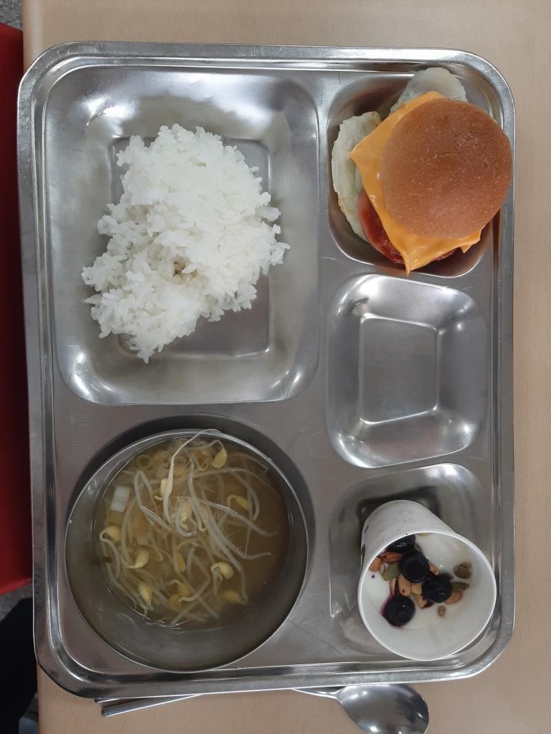 석식..카레 안 받았더니 먹을게 없다