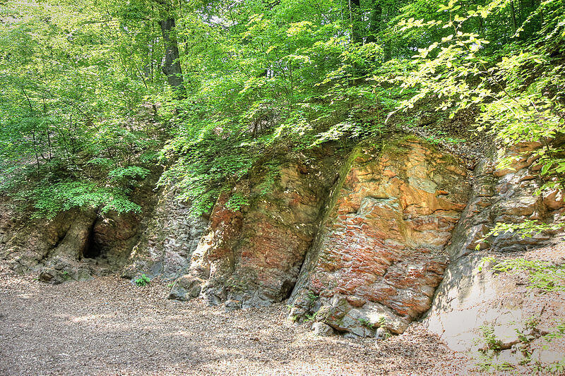 Brennender Berg 독일에 존재했던 지하 탄광 과거형으로 쓰인 이유는 1688년부터 350년 가까이 불타고 있기 때문이다 지금은 지하