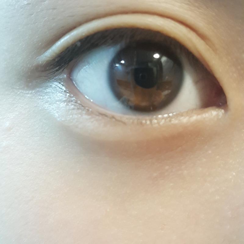 헐 나도 봐조 스레 세울까 말까 했는데 똑같은 스레 있길래 그냥 여기다 쓰는데 괜찮지...? 첫번째는 좀 부은/평소, 두번째는 눈 위로 떠서 힘