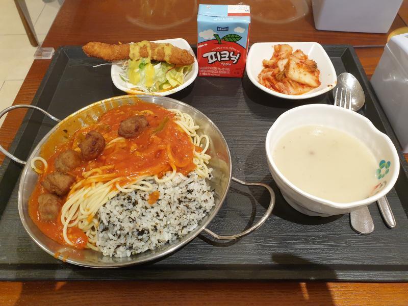 오늘 점심 요거 먹었고... 저녁 집에 있을까...?