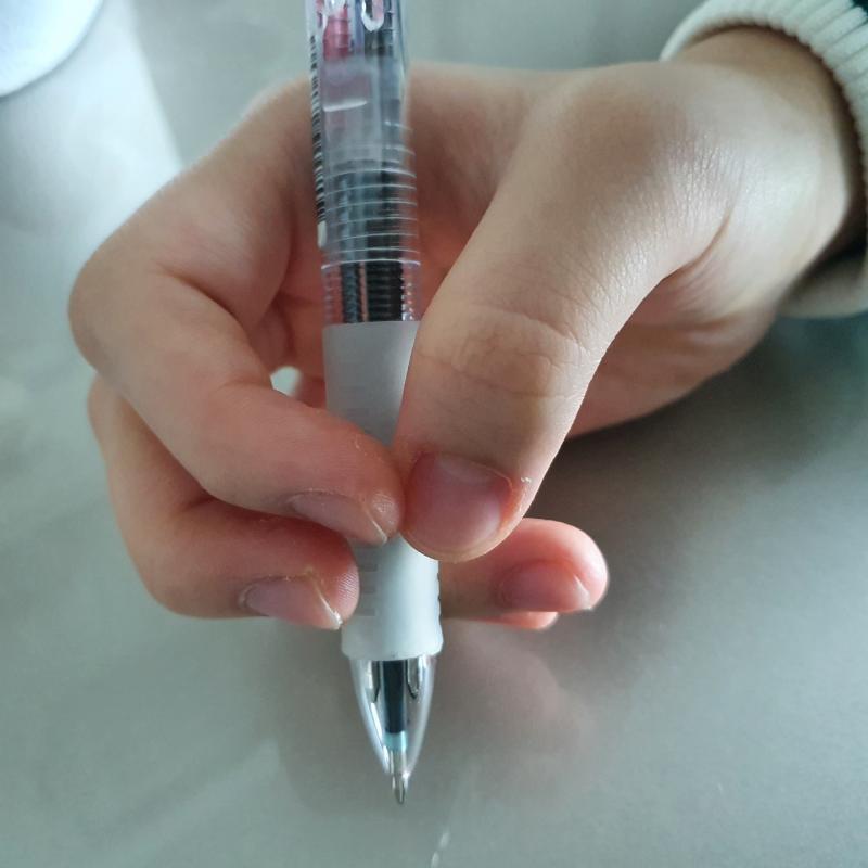 저렇게 잡는데 상황따라 달라 대부분 2번