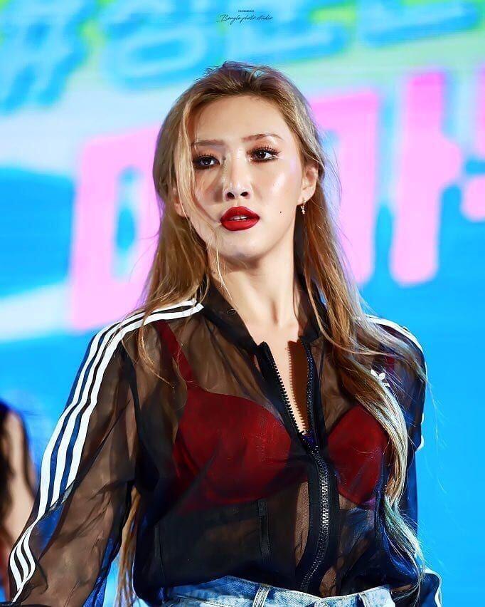 Tmi긴 한데 이 스레보니까 나도 좋아했던 사람들 모아보고 싶어졌어 나도 꽂히는 대로 좋아한 건데 레드립 바른 사진들 보면 비슷한 분위기인 것