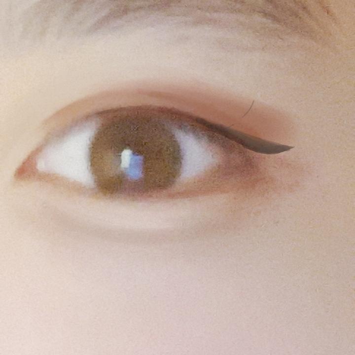 화장처음이라길래 오지랖 발휘래봤어..ㅎㅎ 손그림이라 좀 엉망이긴한데 저런느낌으로하면 괜찮지않을가..