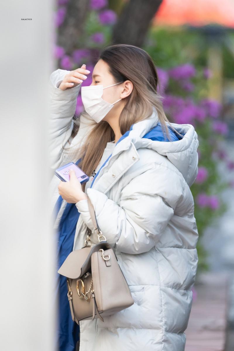 미연은 코가 너무 높아 마스크가 항상 떠있다 +증거사진