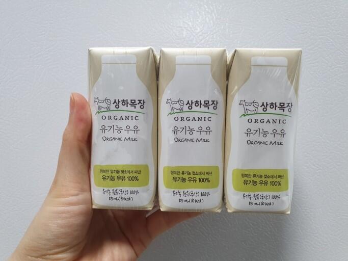 우유는 요거 개별 한 팩이랑 같이 드릴거야! 초임이라 아무래도 고개들고 마시는 우유는 교무실에서 먹기 불편하실 것 같아서...!