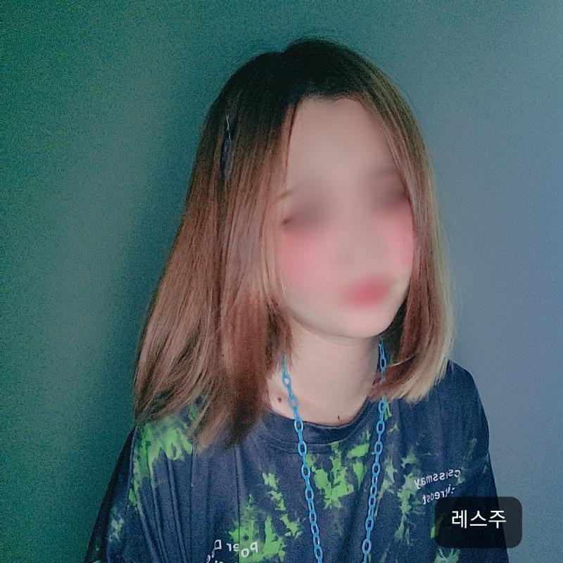 미용판에 1회성 스레 올리기 그래서 여기로 왔는데 (미용판에 골라주는 스레 없는거 확인하구 왔어) 혹시 잘못된거 있으면 부드럽게 지적 부탁해 앞