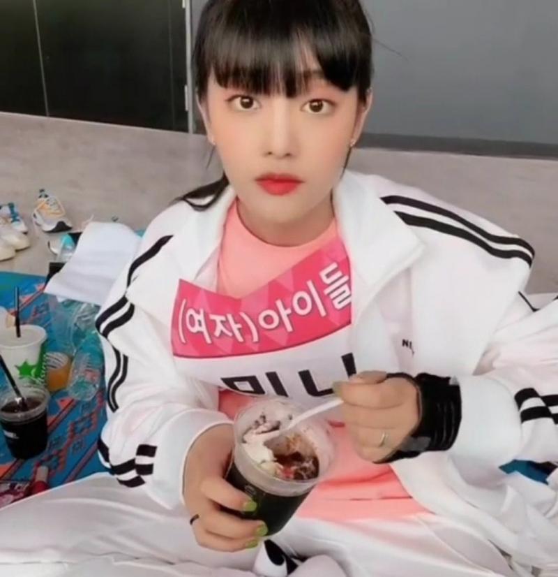 ㅇㅇㅈㅇ 권은비 (ㅇㅈ)ㅇㅇㄷ 민니 ㅜㅜㅜㅜㅜㅜ 진짜 너무 이쁘고 잘생김