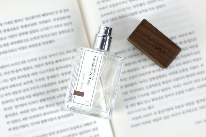 향 둘 다 마음에 들어서 잘 때마다 뿌리고 있다.