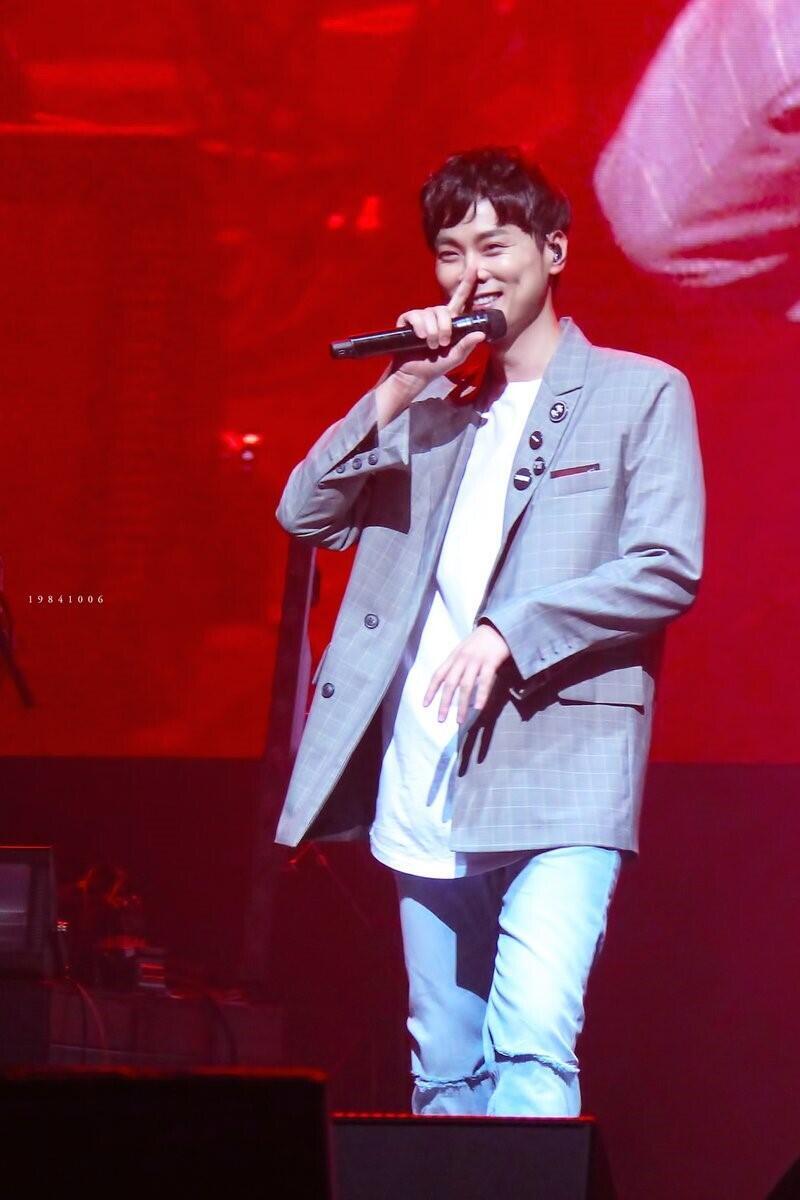 >>13 앜ㅋㅋㅋ 민경훈 경직 개웃긴데ㅋㅋㅋㅋ 그거 교복광고맞지?? 경훈이 표정 봐라 진짜ㅠㅠ 표정 졸귀네 난 2집때보다 1집의 그 귀여운 오동
