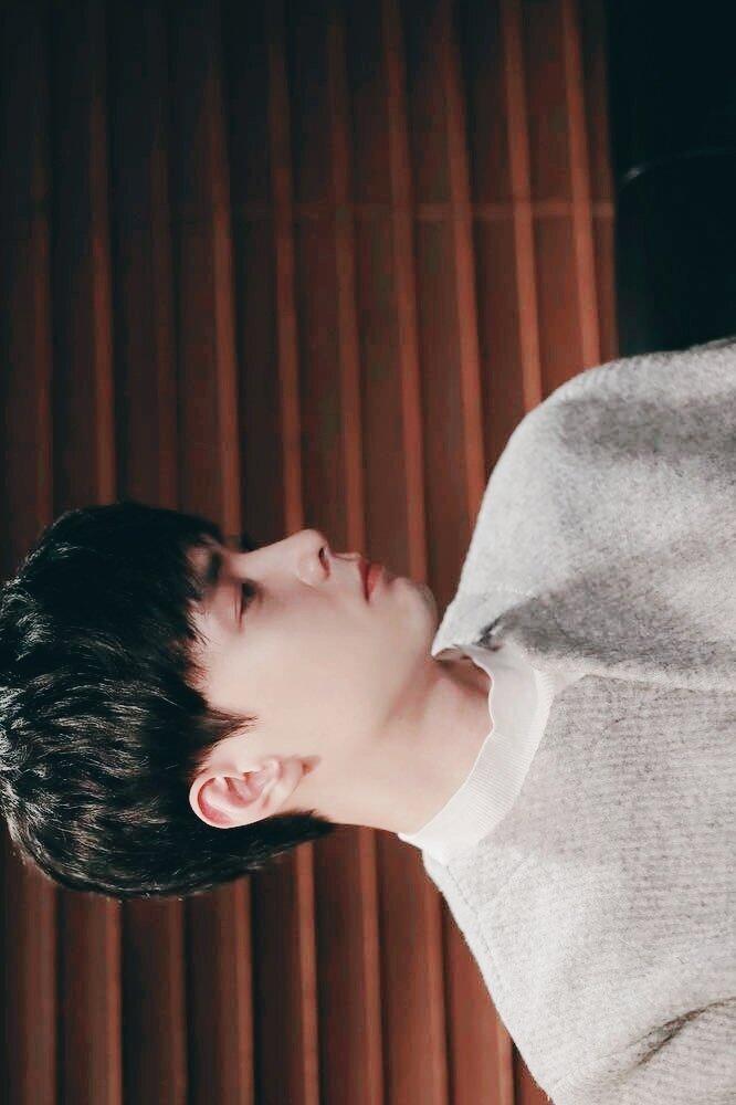 >>9 으어어어...한밤중에 갑자기 심장이 위험하다 진짜ㅠㅠㅠ 진짜 저때 실물로 봤으면 진짜 어땠을까ㅠㅠㅠㅠㅠ 지금도 완전 구체관절 인형처럼 얼