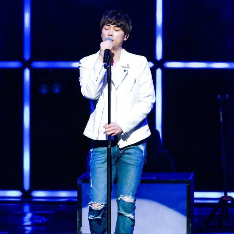 >>13 앜ㅋㅋㅋ 민경훈 경직 개웃긴데ㅋㅋㅋㅋ 그거 교복광고맞지?? 경훈이 표정 봐라 진짜ㅠㅠ 표정 졸귀네 난 2집때보다 1집의 그 귀여운 오동