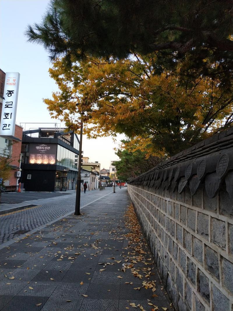 코로나 때문에 사람이 많이 없었어 근데 사장님 말씀하시길 평일에는 없는데 주말에는 바글바글하데 평일에 와서 다행인 것 같아:)