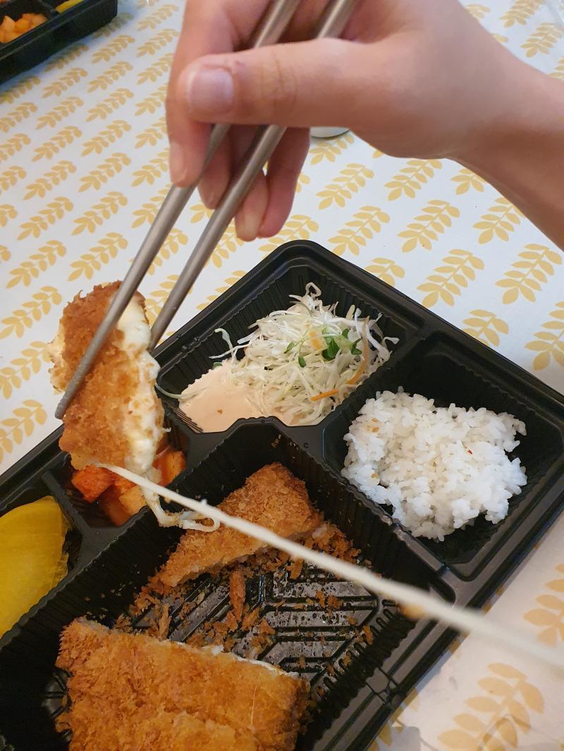 블러처리 되긴 했는데 치즈실 보임? ㄷㄷ;; 존맛탱이다